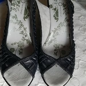 Platform Jambu sandals